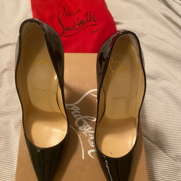 Christian Louboutin - Picture 2 of 4